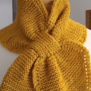 Scarf, Gold, Wool, Neck Scarf Cowl (Hand knit)